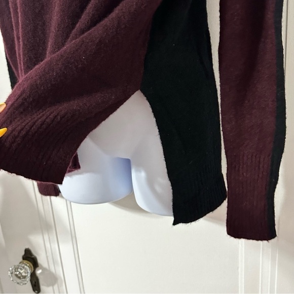 Athleta Burgundy Black Merino Wool Transit Turtleneck SweaterSize: XS oversized - Picture 3 of 6